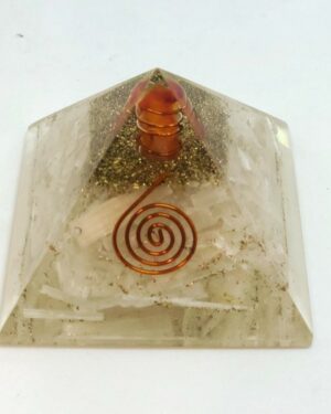 Piramide Orgonite con Selenite e Corniola